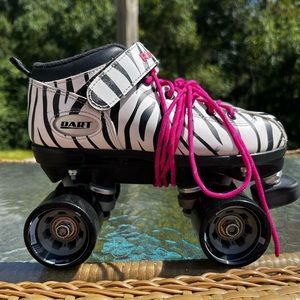 Riedell : zebra patterned Dart speed skates